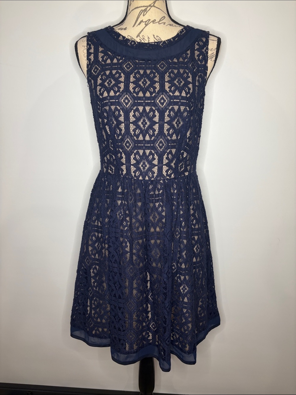 The Limited guipure lace overlay sleeveless fully lined dress pockets navy 4